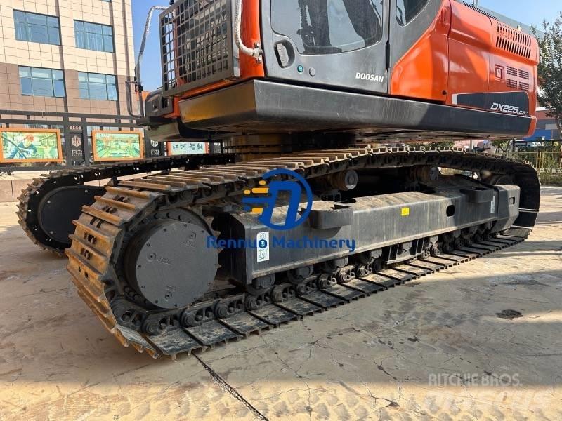 Doosan DX 225 LC-9C Гусеничные экскаваторы