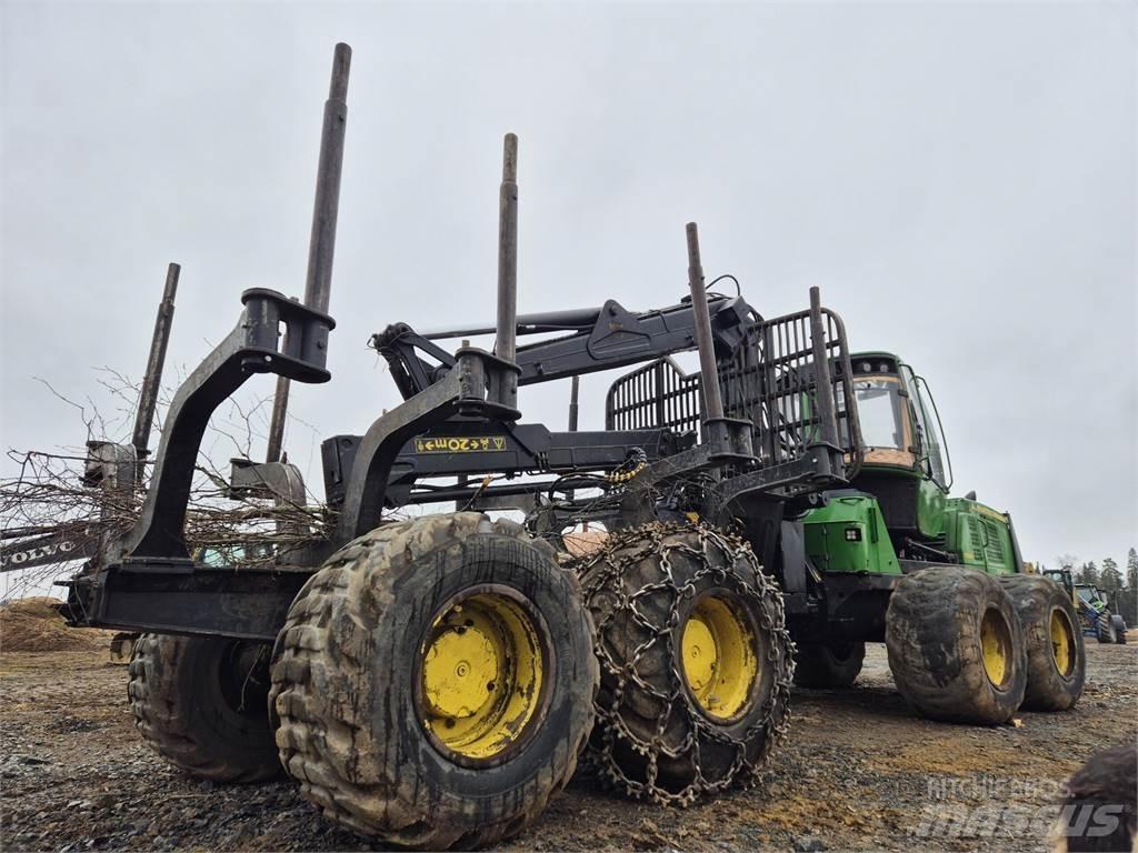 John Deere 1210E Форвардеры