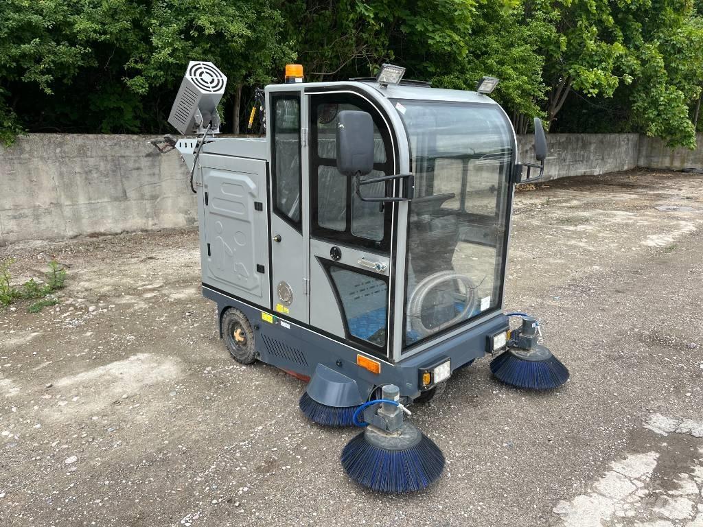  Sweepmec SM3000-Pro Вакуумные уборочные машины