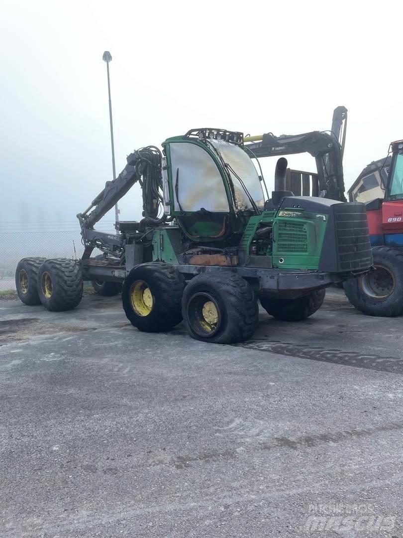 John Deere 1210E Форвардеры