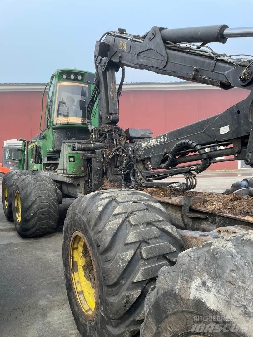 John Deere 1210E Форвардеры