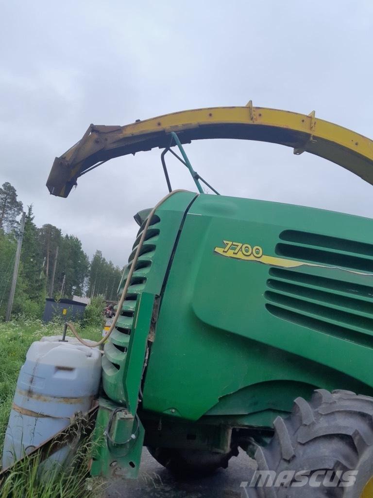 John Deere 7700 Самоходные кормоуборочные комбайны