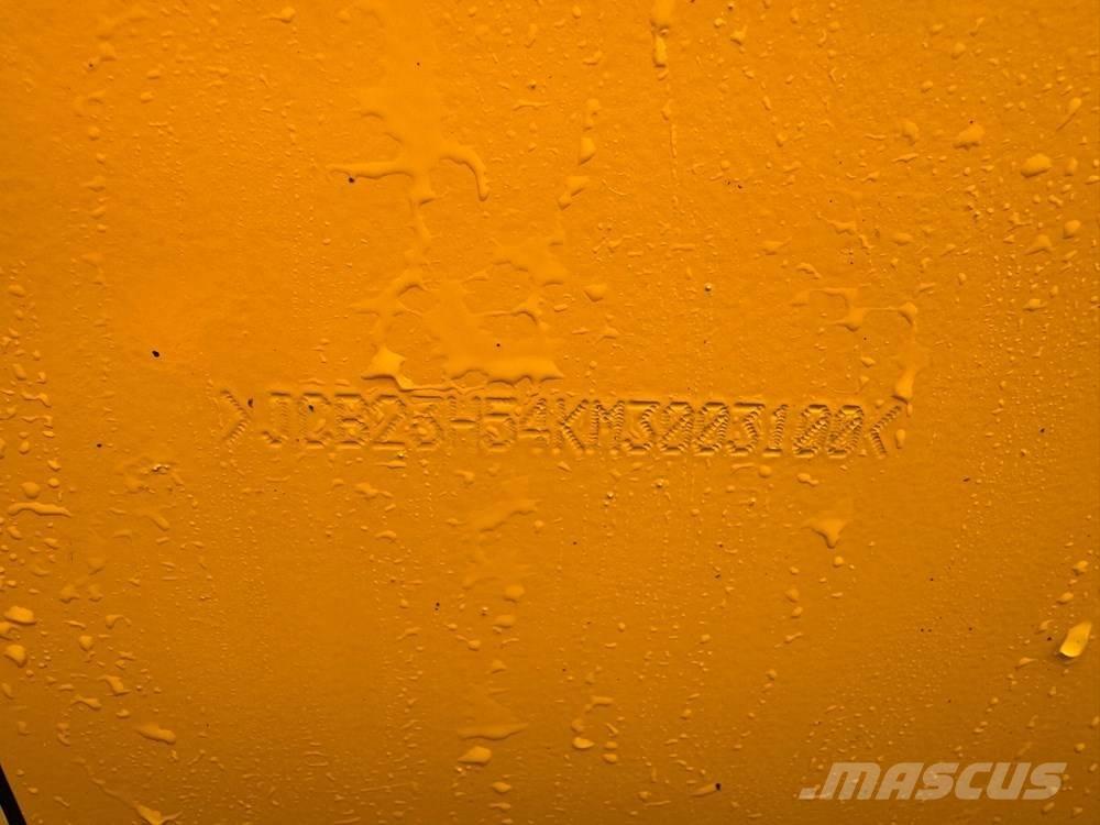 JCB 3CX PLUS AEC Экскаваторы-погрузчики