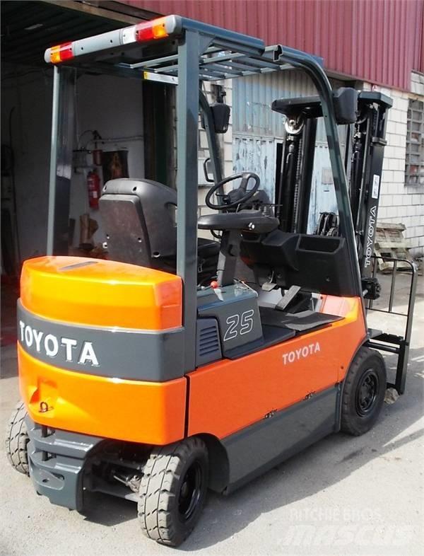 Toyota 7 FBMF 25 Электропогрузчики