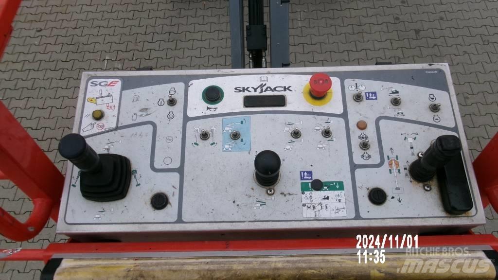SkyJack SJ 51 AJ Коленчатые подъемники