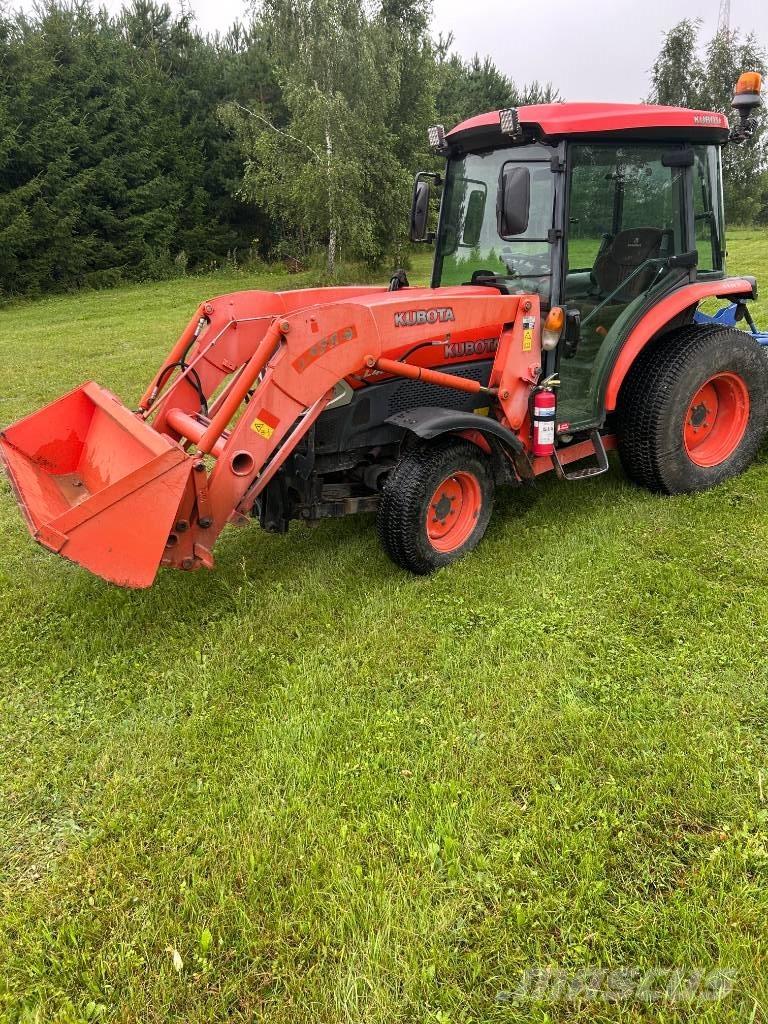 Kubota L 4240 Коммунальные тракторы