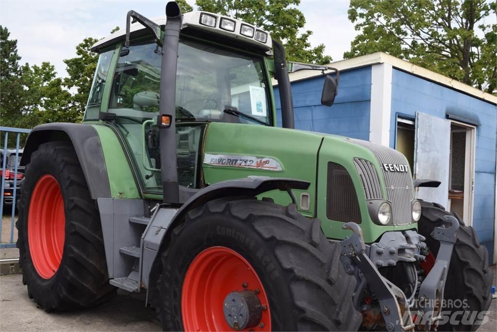 Fendt 712 Vario Трактора