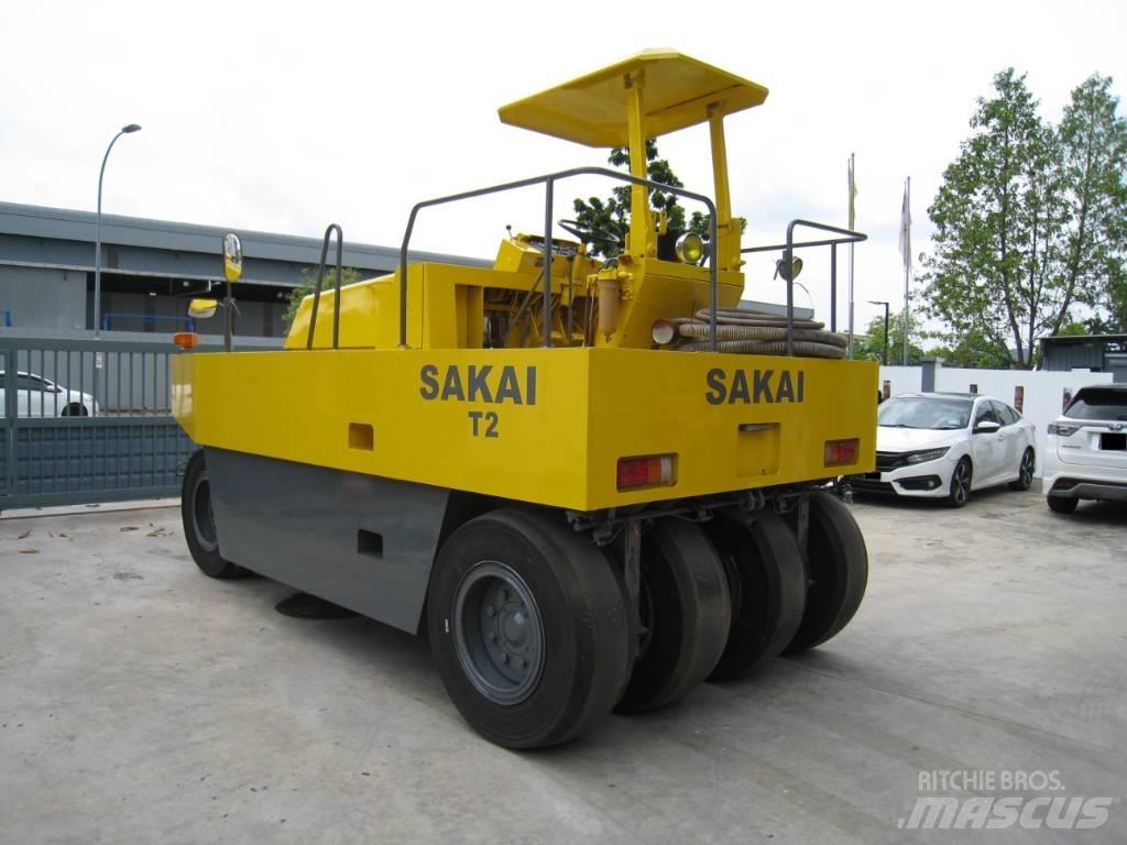 Sakai T2 Пневматические катки