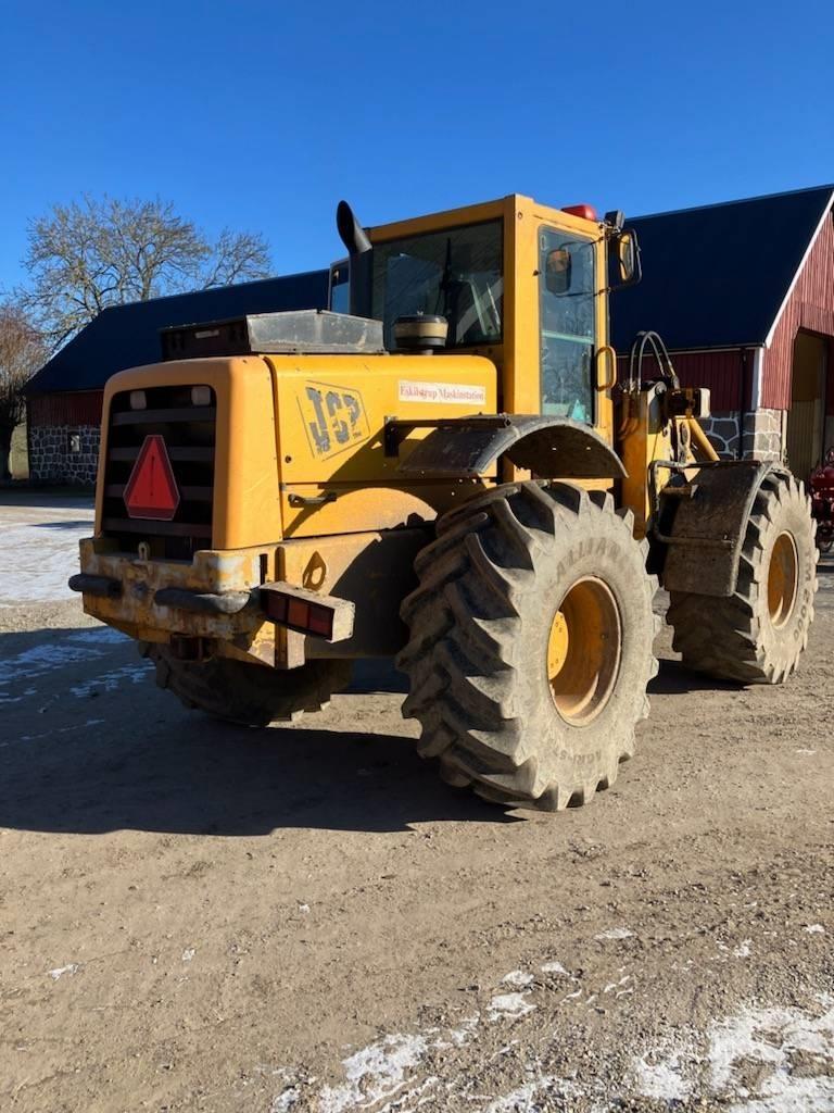 JCB 414S Сельскохозяйственные телескопические погрузчики