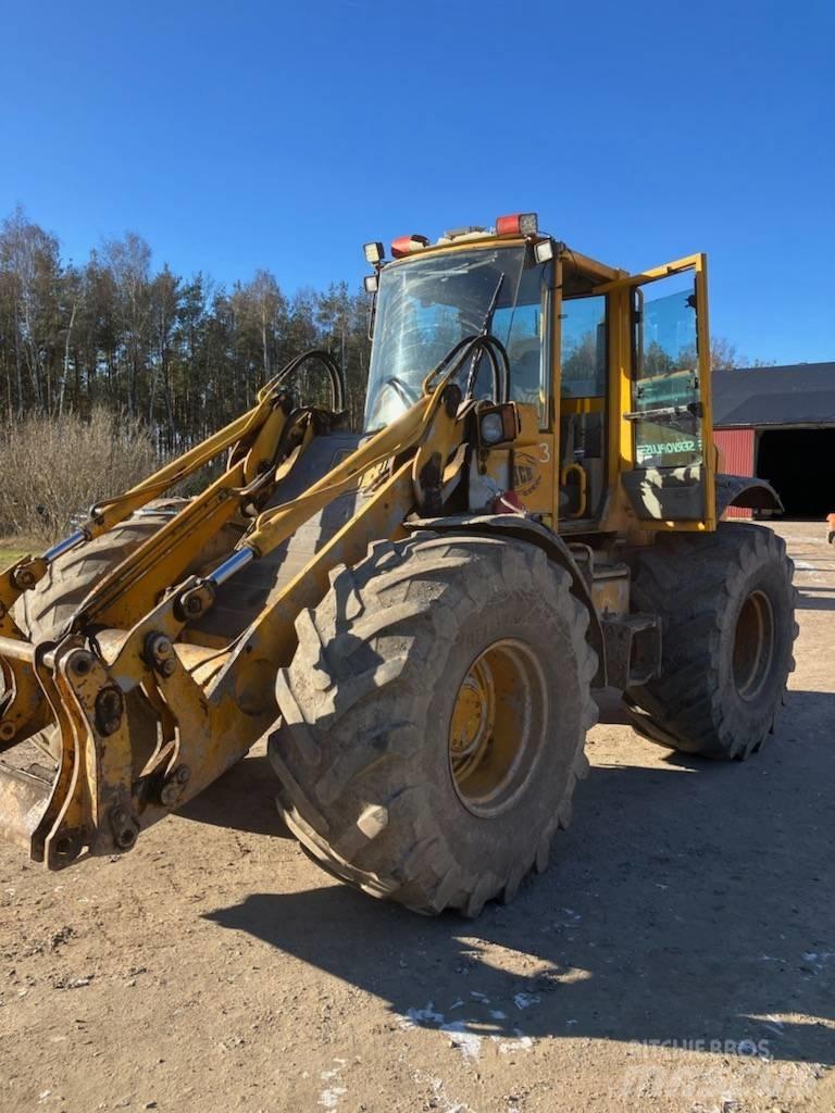 JCB 414S Сельскохозяйственные телескопические погрузчики