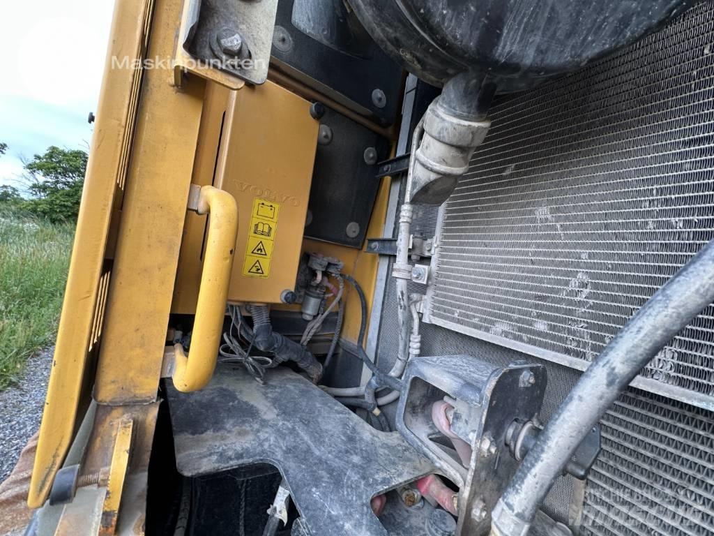 Volvo ECR 305 C L Гусеничные экскаваторы