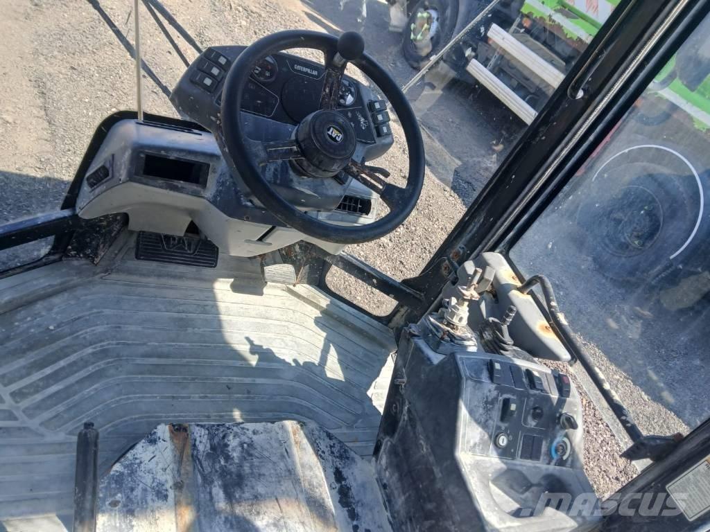 CAT 906 Кабины и интерьер