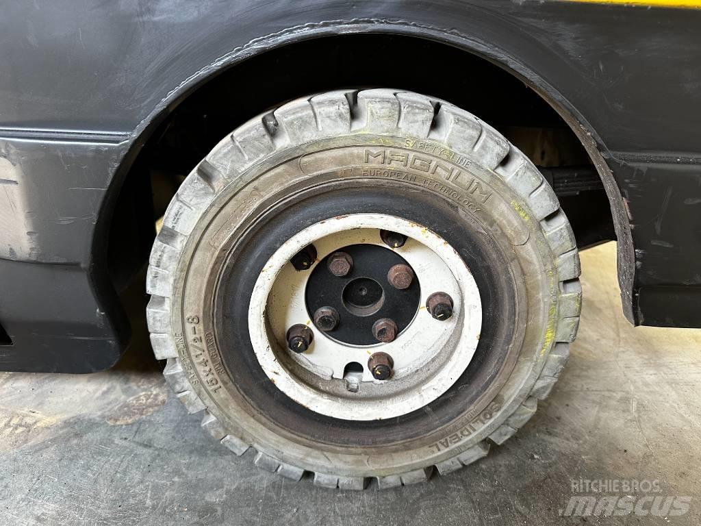 Yale MT70 Складские электротягачи