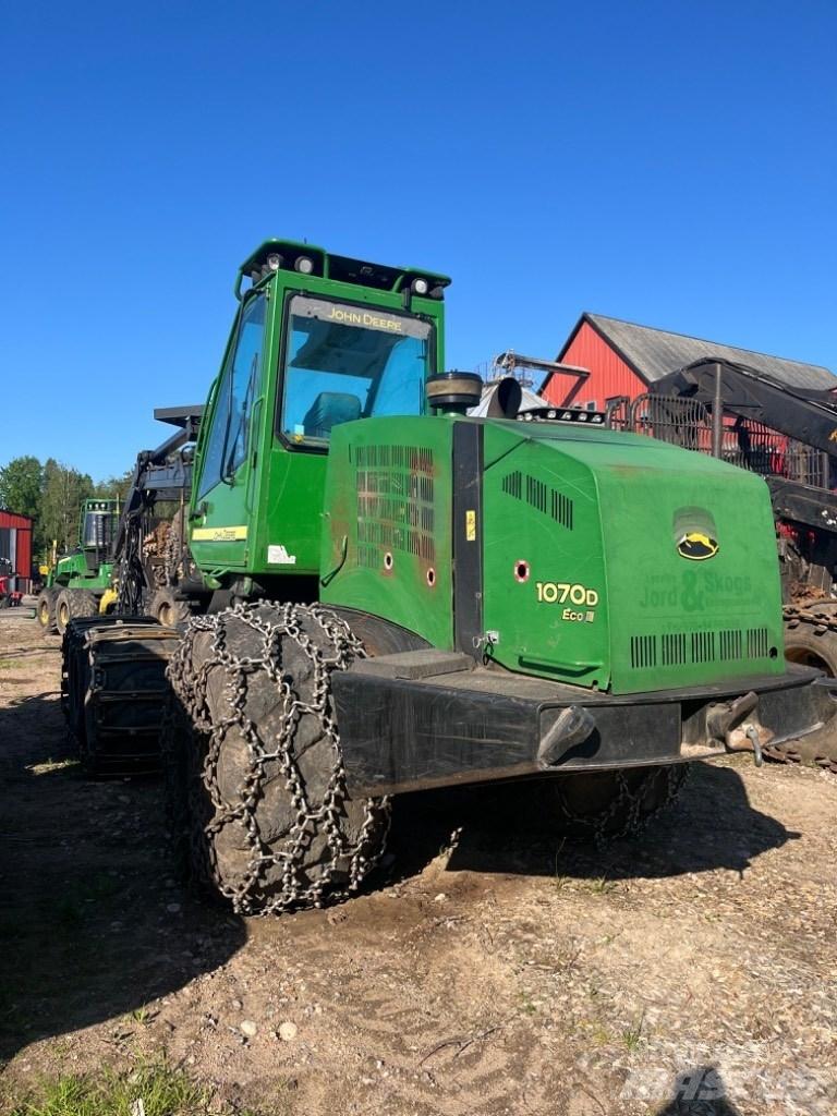 John Deere 1070 D Харвестеры