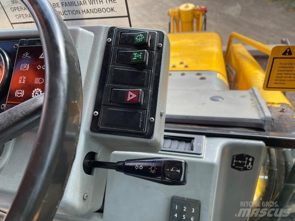 Massey Ferguson 750 Экскаваторы-погрузчики