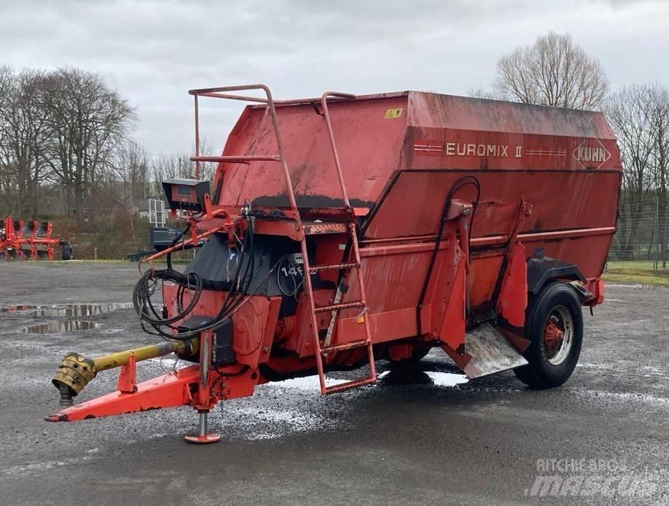 Kuhn EuroMix II 1460 Кормораздатчики