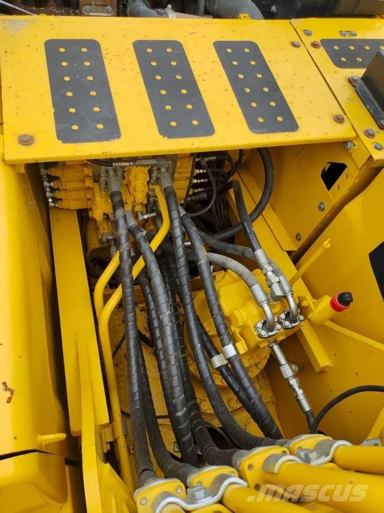 Komatsu PC 210 Гусеничные экскаваторы