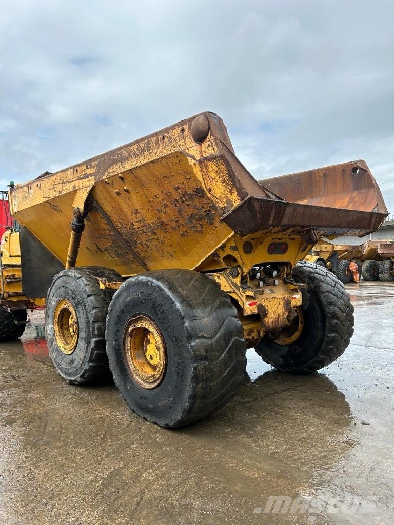 Bell B 40 D Шарнирно-сочленённые самосвалы