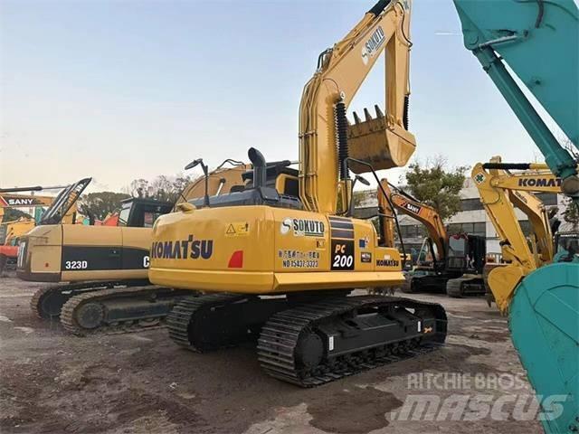Komatsu PC 200-8 Гусеничные экскаваторы