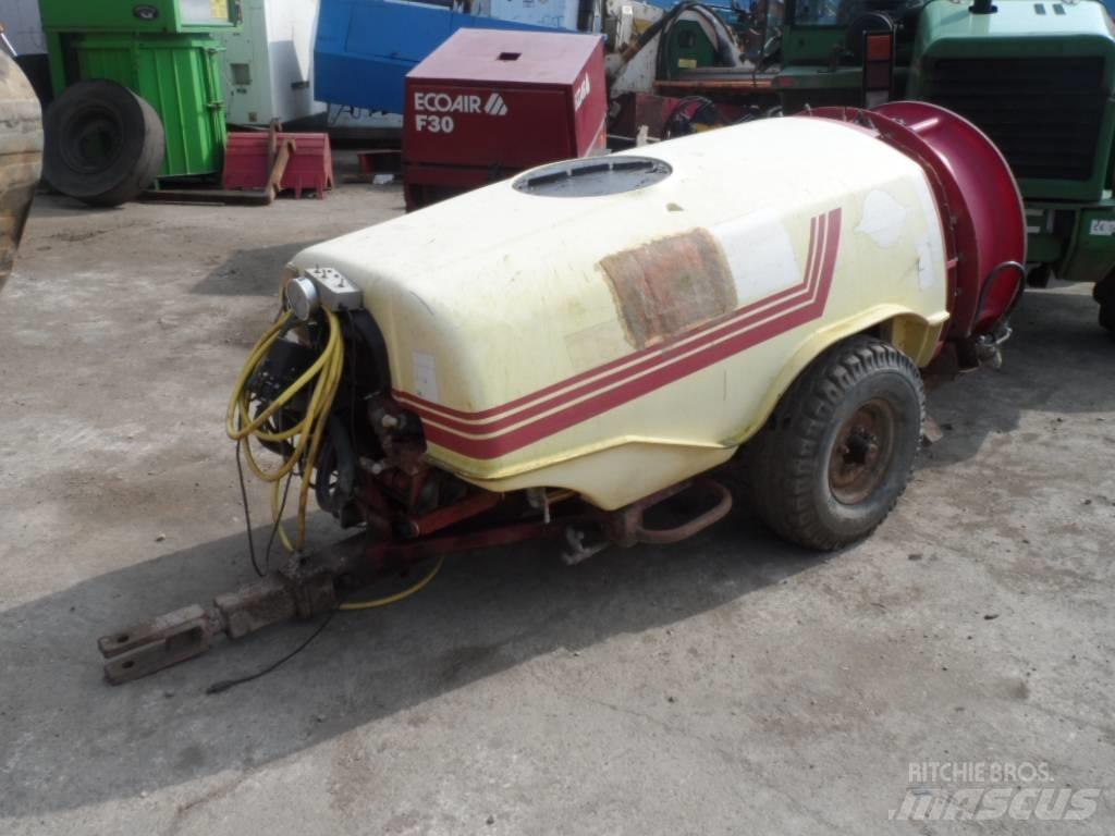 Hardi 1000 Прицепные опрыскиватели
