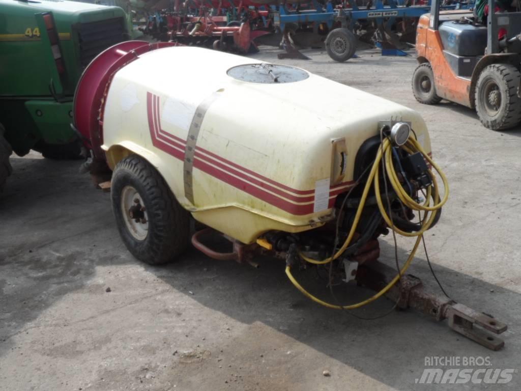Hardi 1000 Прицепные опрыскиватели
