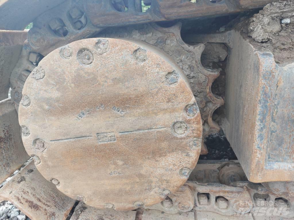 Komatsu PC490LC-11 Гусеничные экскаваторы