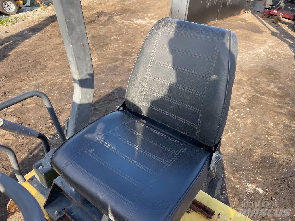 Dynapac CC 122 Катки тротуарные