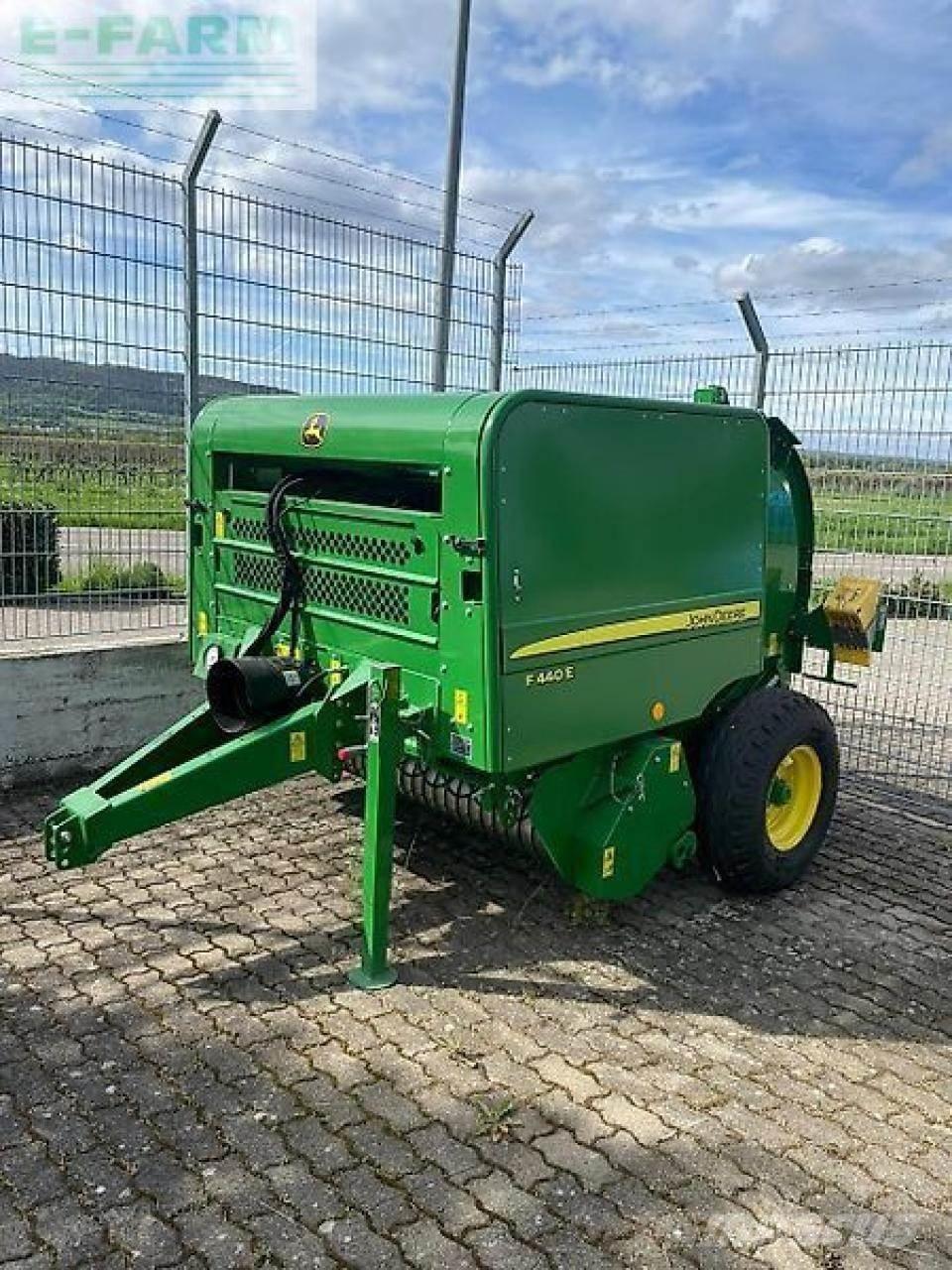 John Deere f440e Тюковые пресс-подборщики