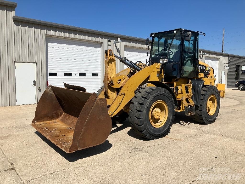 CAT 918 M Фронтальные погрузчики