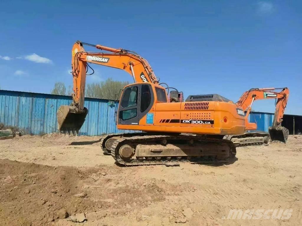 Doosan DX300LC-9 Гусеничные экскаваторы