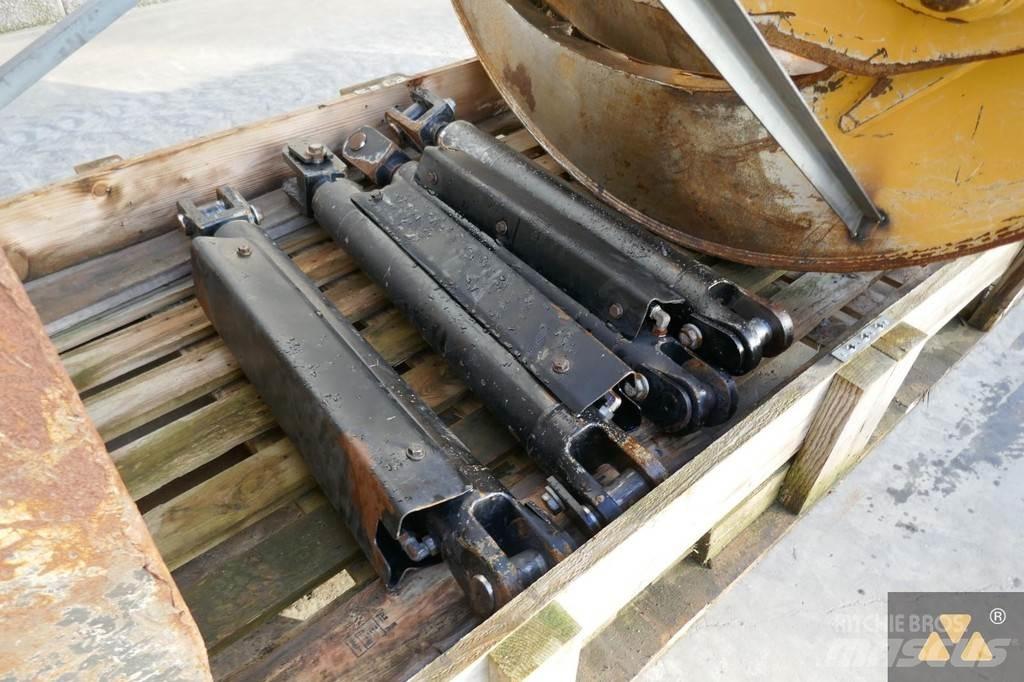 CAT 525D Grapple Коммерческий транспорт - Другие