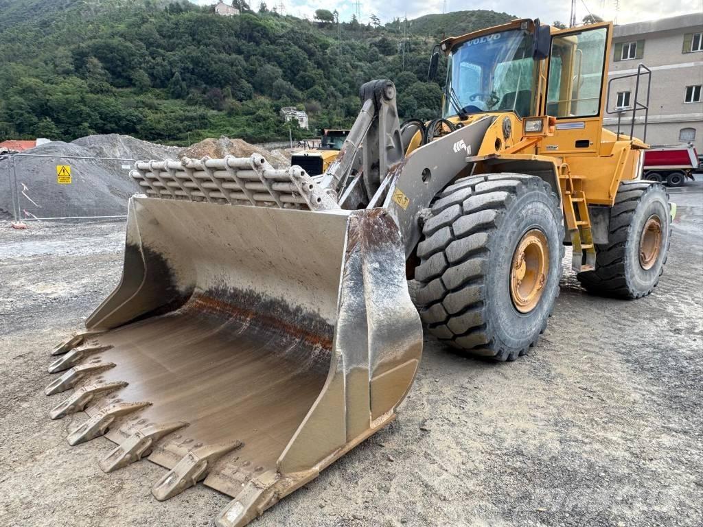 Volvo L 220 E Фронтальные погрузчики