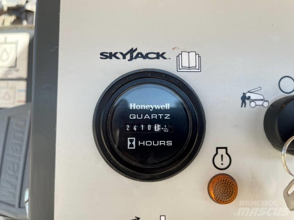 SkyJack SJ63AJ Коленчатые подъемники