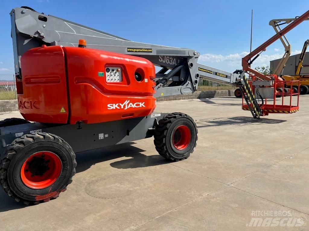 SkyJack SJ63AJ Коленчатые подъемники