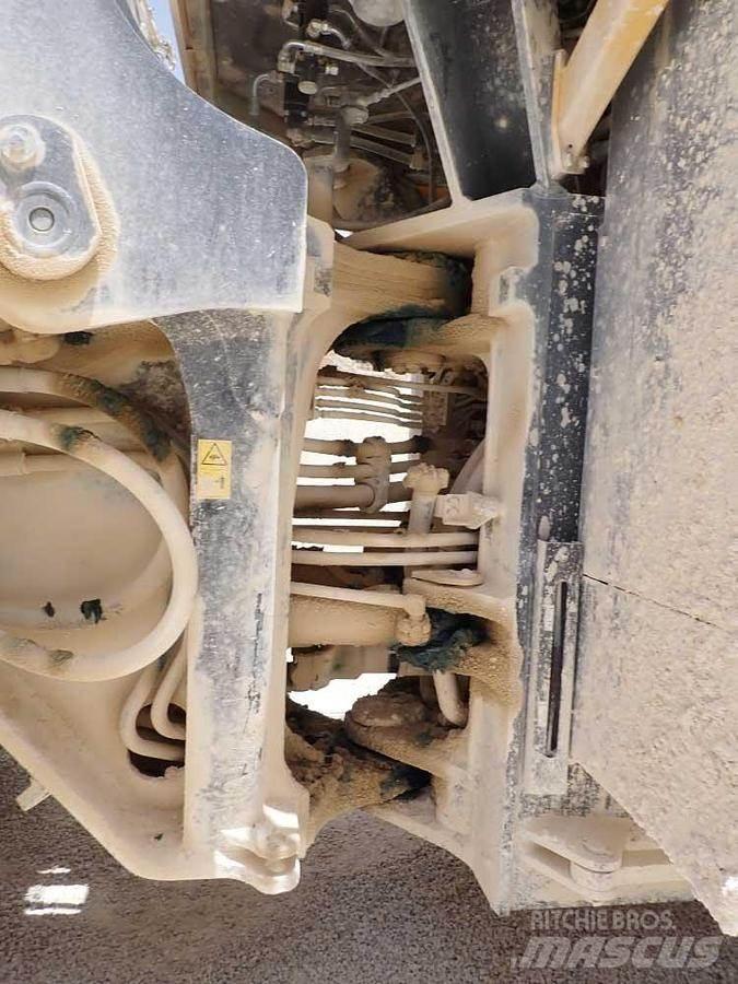 Komatsu WA600-8EO Фронтальные погрузчики