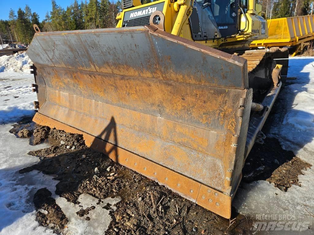 Komatsu D 65 PX Гусеничные бульдозеры