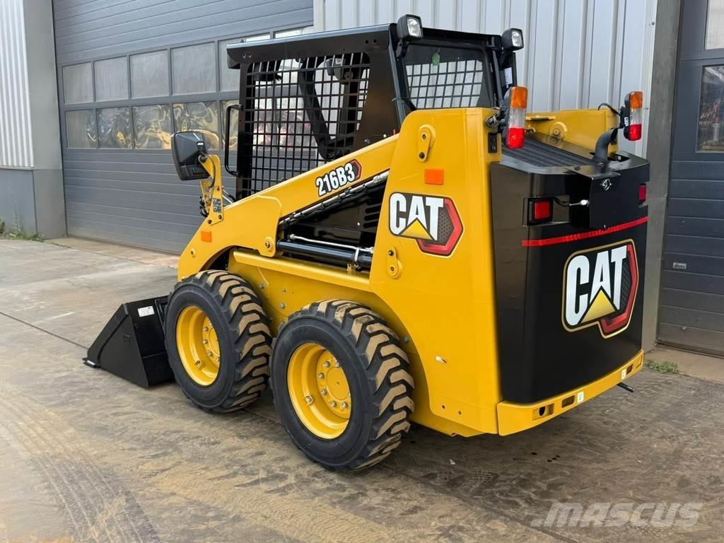 CAT 216B3 Фронтальные погрузчики
