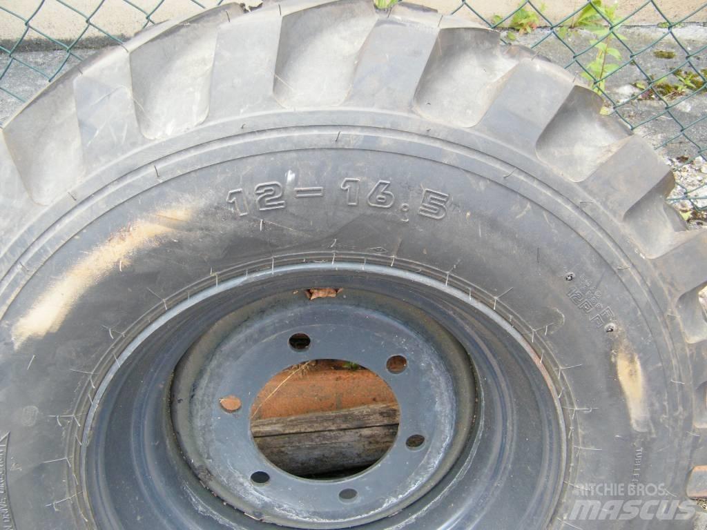 Kumho 12-16,5 Шины и колёса