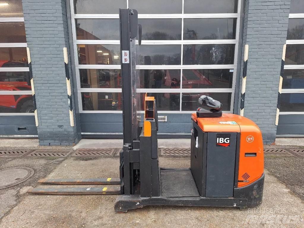 BT OSE120CB Вертикальные комплектовщики