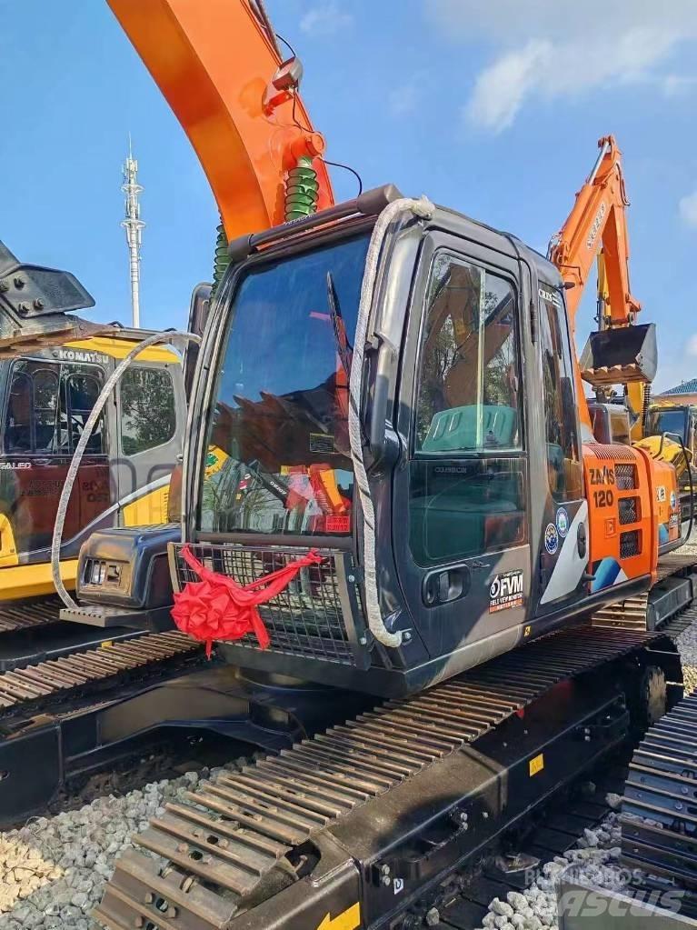 Hitachi ZX 120 Гусеничные экскаваторы