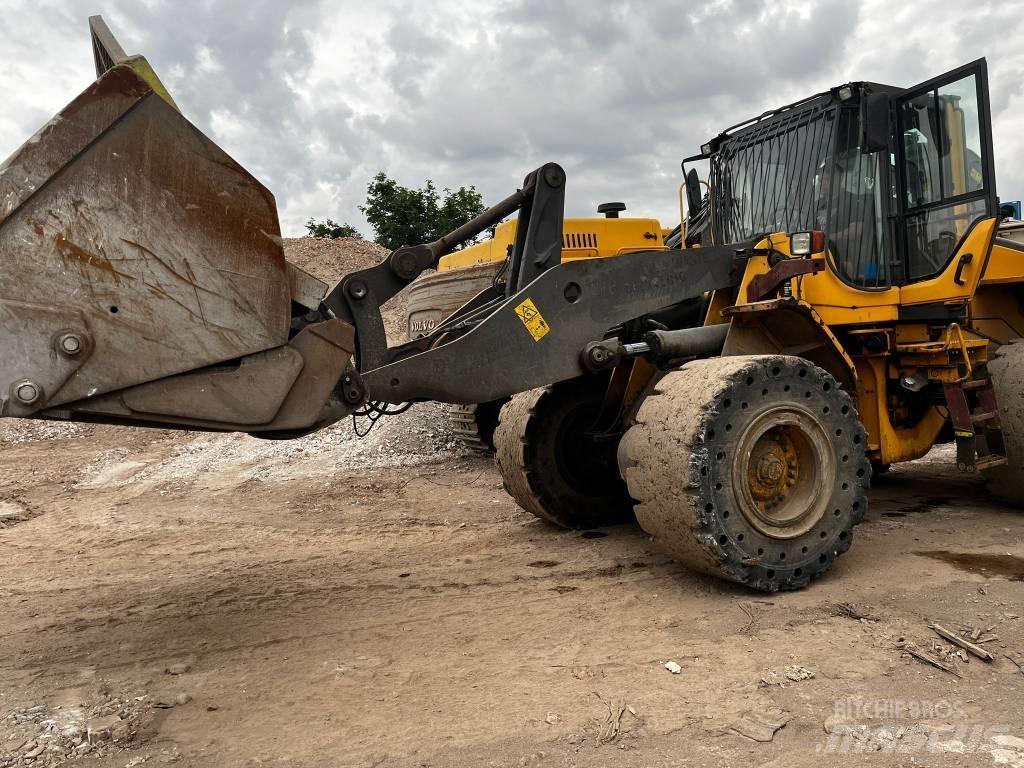 Volvo L 120 F Фронтальные погрузчики