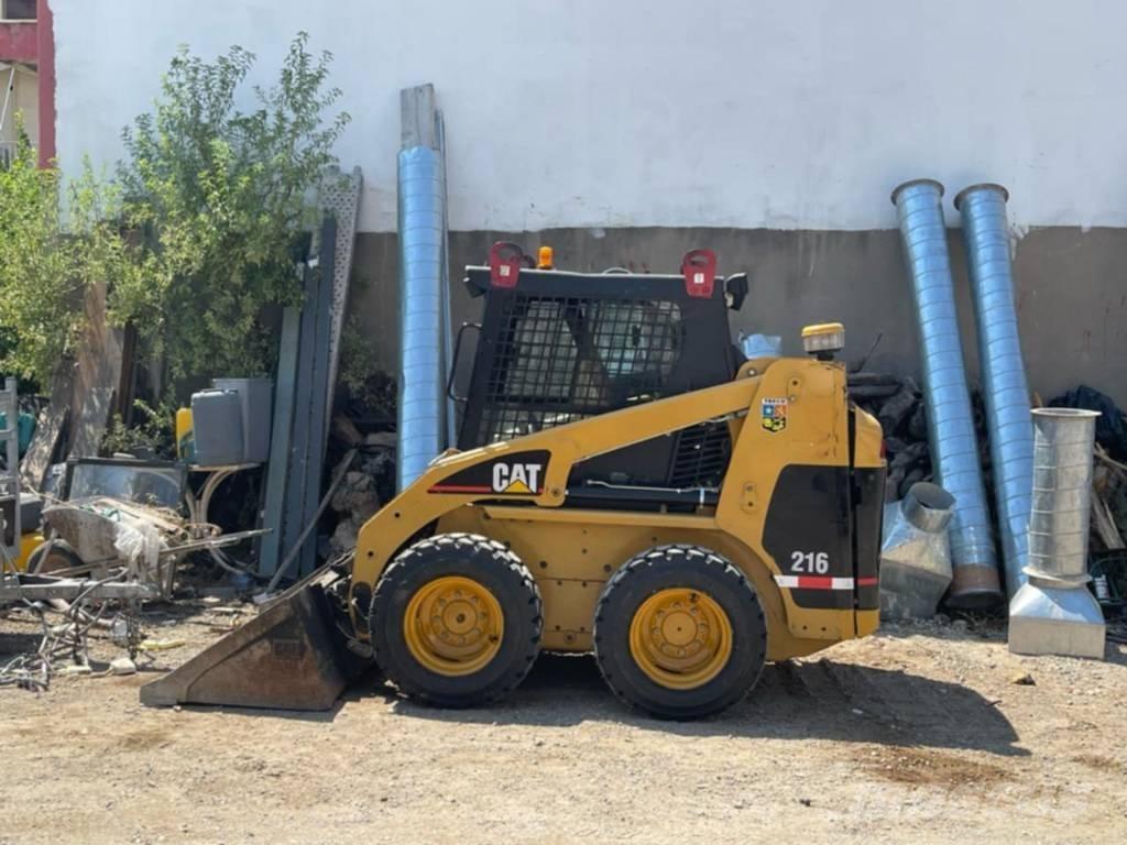 CAT 216 Мини-погрузчики