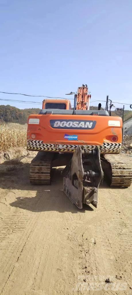 Doosan DX 225LC Гусеничные экскаваторы