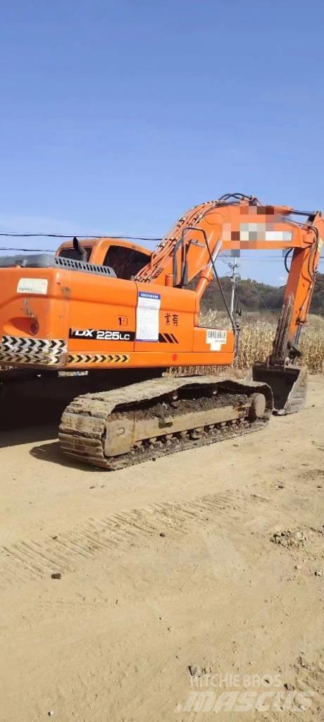 Doosan DX 225LC Гусеничные экскаваторы