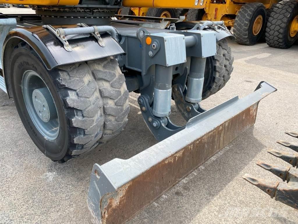 Liebherr A914 NVT Специальные экскаваторы