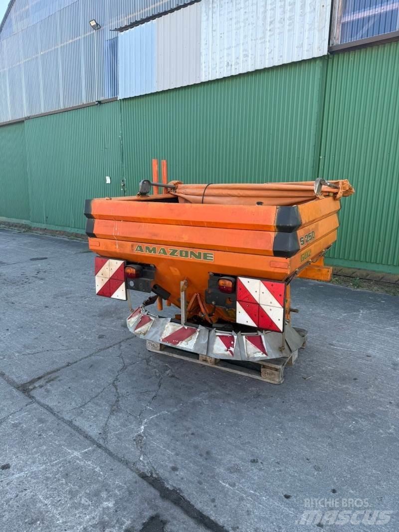 Amazone ZA XS Пескоразбрасыватели