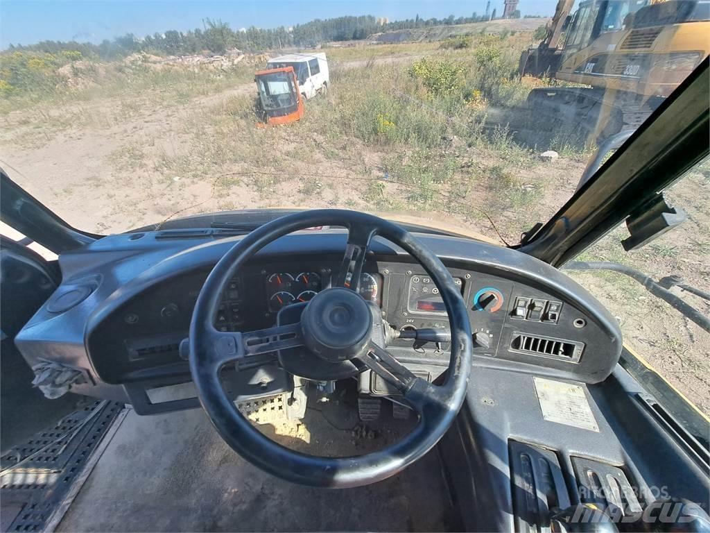CAT 730 Шасси с кабиной