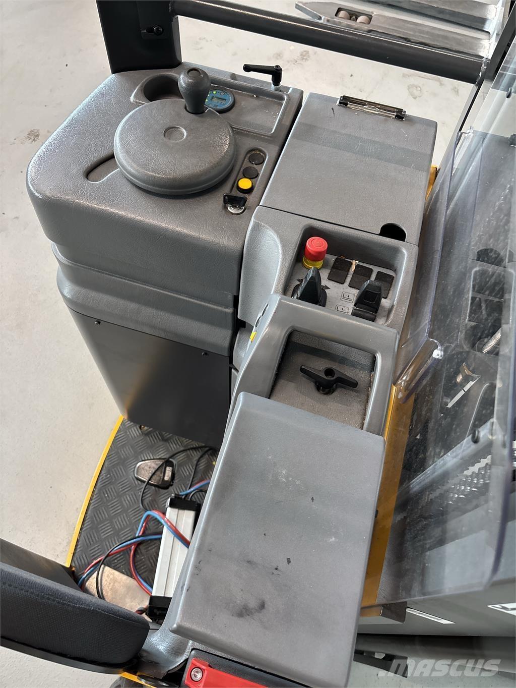 Atlet A160 Самоходные электроштабелёры