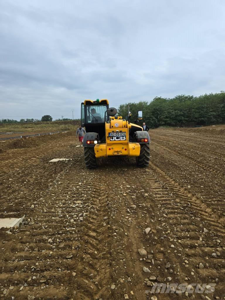 JCB 535-140 Телескопические погрузчики