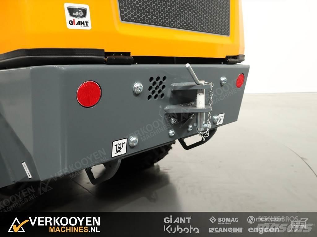 GiANT G2200E Фронтальные погрузчики